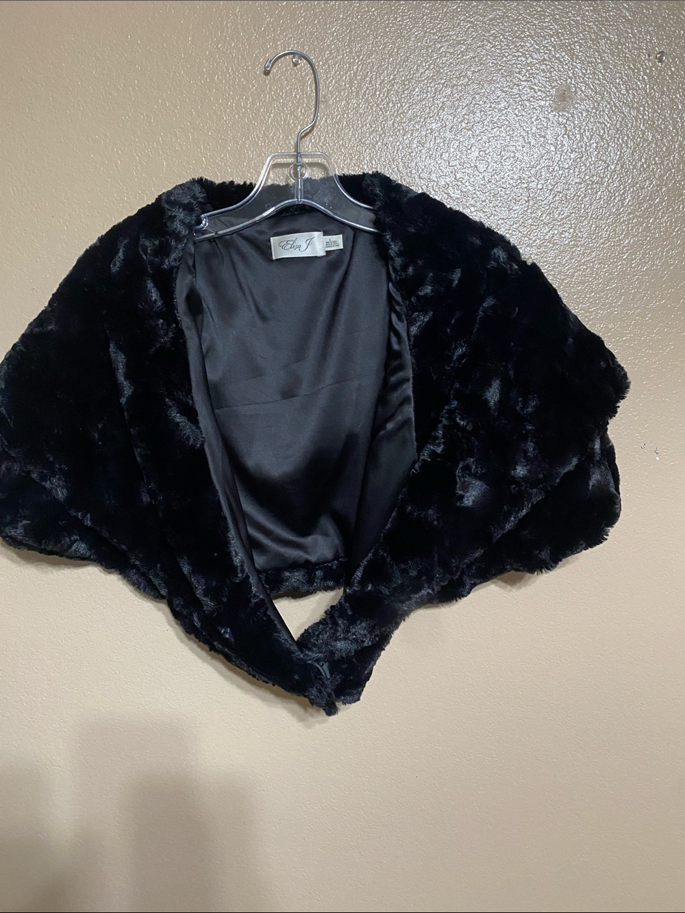 Eliza J Black Faux Fur Capelet